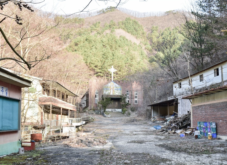 완주 성안드레아수도원, 동원리마을 폐기도원